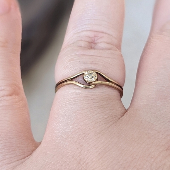 Antique 10K solid gold diamond ring - Picture 6 of 12